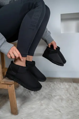 Kadın Siyah Ultra Mini Süet Yarım Bot Içi Kürklü Tüylü Düz Taban Bot & Bootie - Siyah Süet 