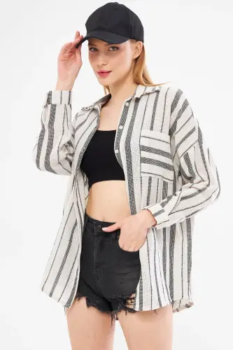 Kadın Siyah Uzun Kollu Cep Detaylı Sırtı Pileli Çizgili Oversize Gömlek ARM-24Y001053-Siyah - 2