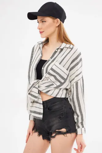 Kadın Siyah Uzun Kollu Cep Detaylı Sırtı Pileli Çizgili Oversize Gömlek ARM-24Y001053-Siyah - 4