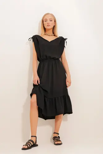 Kadın Siyah V Yaka Eteği Volanlı Beli Lastikli Dokuma Elbise Alc-X11744-SİYAH - 2