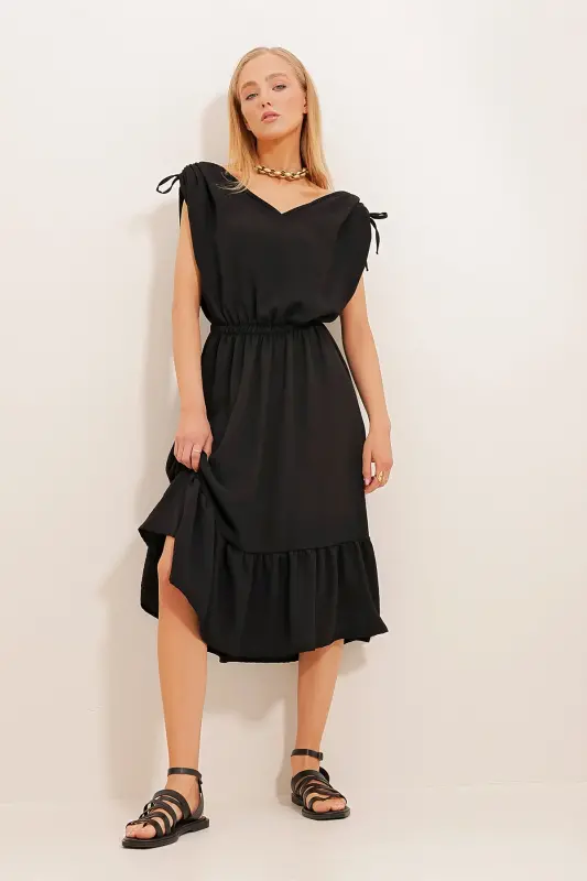 Kadın Siyah V Yaka Eteği Volanlı Beli Lastikli Dokuma Elbise Alc-X11744-SİYAH - 4