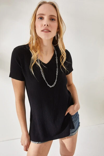 Kadın Siyah V Yaka Yanı Yırtmaçlı Dokulu Tişört TSH-19000704-Siyah - Modazone (1)