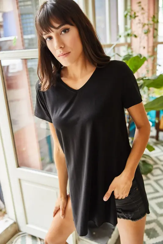 Kadın Siyah V Yaka Yanı Yırtmaçlı Dökümlü Salaş T-Shirt TSH-19000582 - Siyah - 3