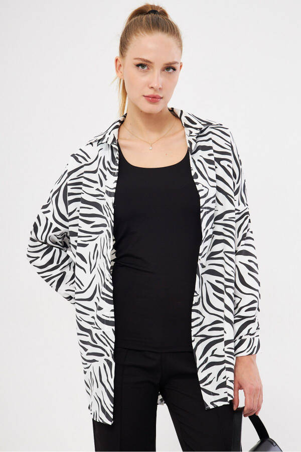 Kadın Siyah Zebra Desen Oversize Uzun Basic Gömlek Arm-22Y001145 - 1