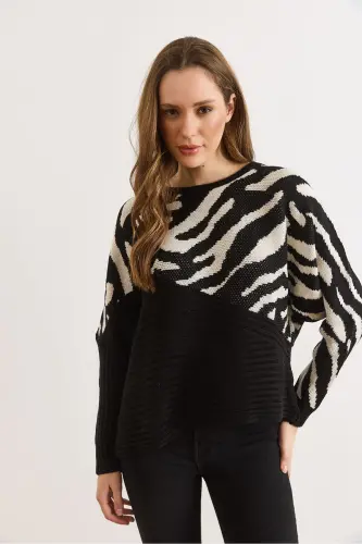 Kadın Siyah Zebra Detaylı Triko Kazak KZK-19000819 - Siyah - OLALOOK (1)