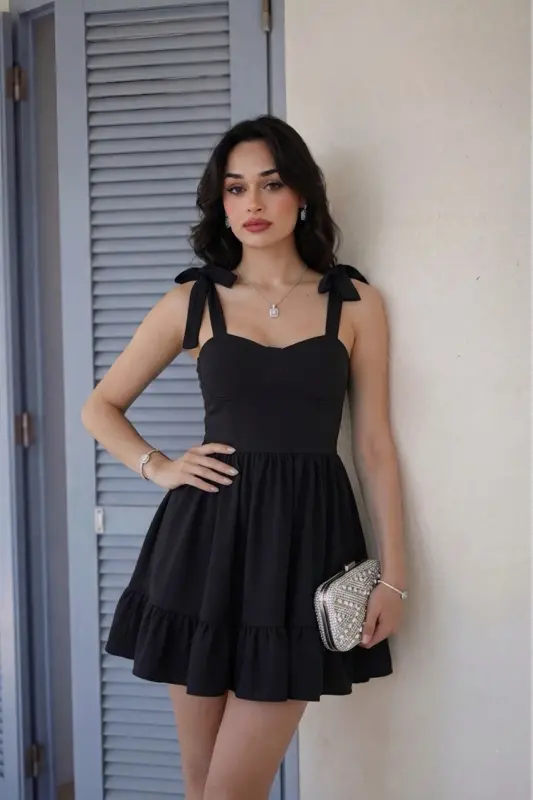 Kadın Straplez Yaka Bağlamalı Askı Tasarım Kloş Mini Mezuniyet Abiye Elbise-Siyah - ALFUDO MODA COLLECTION