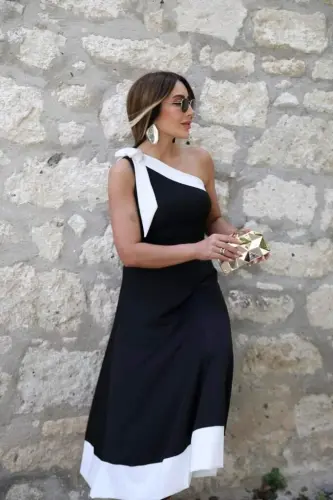 Kadın Tek Omuzu Açık Omuzlardan Kurdela Detaylı çift Renkli Ithal Krep Elbise - 3