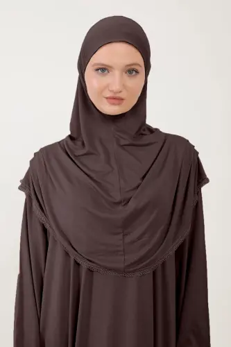 Kadın Tesettür Pamuklu Başörtülü Namaz Elbisesi Dantelli Tek Parça Penye Kumaş-Kahverengi - 4