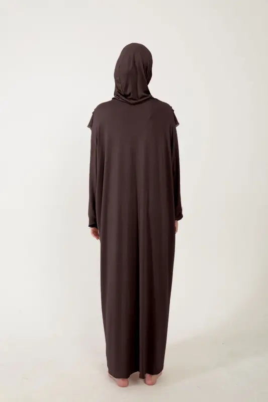 Kadın Tesettür Pamuklu Başörtülü Namaz Elbisesi Dantelli Tek Parça Penye Kumaş-Kahverengi - 5