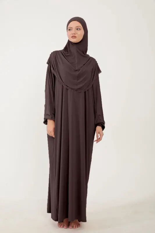 Kadın Tesettür Pamuklu Başörtülü Namaz Elbisesi Dantelli Tek Parça Penye Kumaş-Kahverengi - SONBAHARMODA