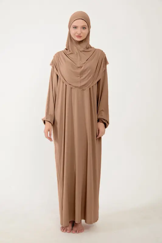 Kadın Tesettür Pamuklu Başörtülü Namaz Elbisesi Dantelli Tek Parça Penye Kumaş-Sütlü Kahve - 3