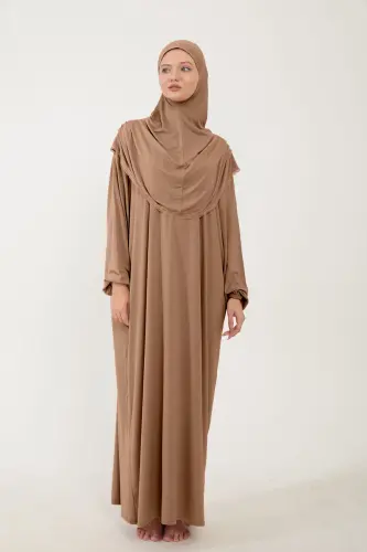Kadın Tesettür Pamuklu Başörtülü Namaz Elbisesi Dantelli Tek Parça Penye Kumaş-Sütlü Kahve 