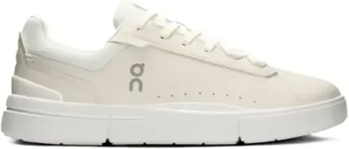 On Women's The Roger Advantage Sneakers - ON (1)