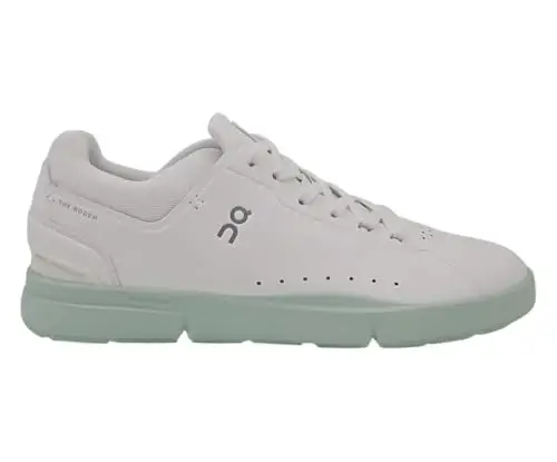 On Women's The Roger Advantage Sneakers 