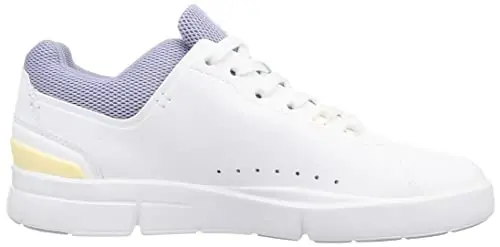 On Women's The Roger Advantage Sneakers - 7