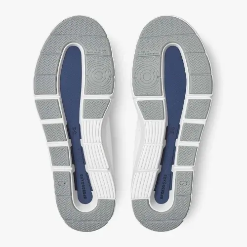 On Women's The Roger Advantage Sneakers - 2