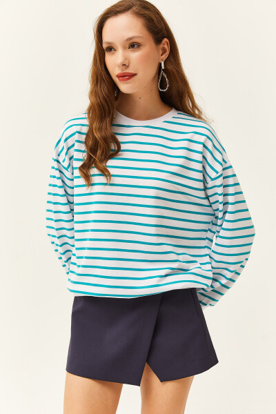 Kadın Turkuaz Basic Yumuşak Dokulu Salaş Sweatshirt SWT-19000457-Turkuaz 