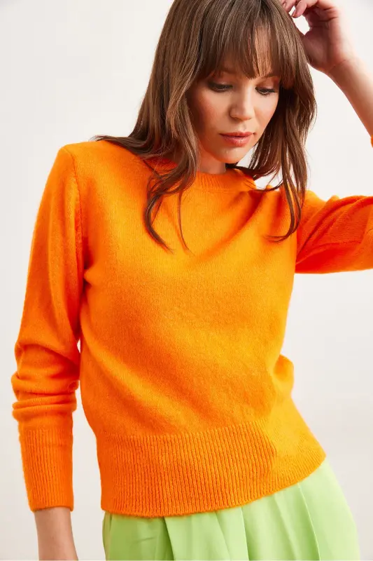 Kadın Turuncu Bisiklet Yaka Yumuşak Dokulu Basic Triko Kazak KZK-19000845-Turuncu - 1