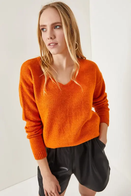 Kadın Turuncu V Yaka Yumuşak Dokulu Triko Kazak KZK-19000598-Turuncu - 2