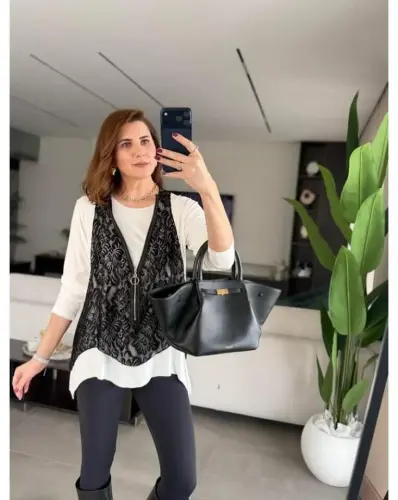 Kadın Uzun Kollu Asimetrik Kesim Bluz Ve Dantel Güpür Transparan Detay Fermuarlı Yelek Ikili Takım - 1