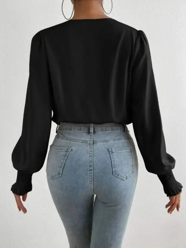 Kadın Uzun Kollu Dökümlü Kruvaze Yaka Kol Ucu Gipeli Sandy Bluz - 8