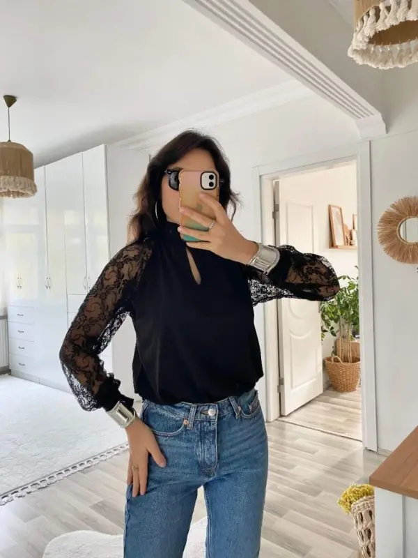 Kadın Uzun Kollu Göğüs Pencere Detay Yaka Boğazlı Kolları Tüllü Sandy Bluz - 7