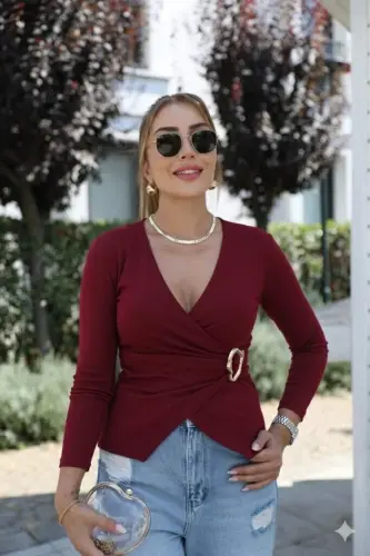 Kadın Uzun Kollu Kruvaze Yakalı Toka Detaylı Viskon Bluz - 1