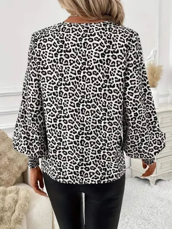 Kadın Uzun Kollu V Yaka Kollar Gipe Detaylı Leopar Desenli Süprem Bluz - 3