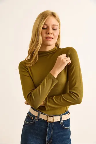 Kadın Yağ Yeşili Dik Yaka Dökümlü Soft Touch Bluz BLZ-19002758-Yağ Yeşili - 4