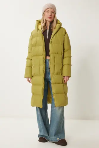 Kadın Yağ Yeşili Kapüşonlu Oversize Uzun Şişme Kaban NT00428-Yağ Yeşili 