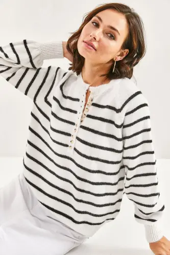 Kadın Yakası İlikli Balıkçı Yaka Çizgili Triko Kazak 20223207-Optik Beyaz - 8