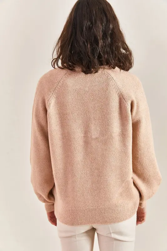 Kadın Yakası İlikli Balıkçı Yaka Çizgili Triko Kazak 20223207-Pudra - 4