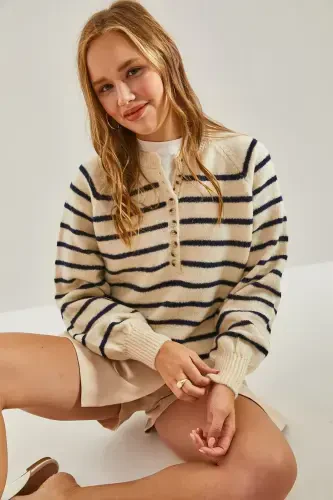 Kadın Yakası İlikli Balıkçı Yaka Çizgili Triko Kazak-Ekru - BIANCO LUCCI (1)