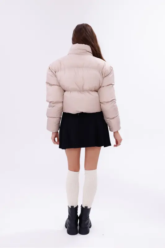 Kadın Yeni Sezon Çapraz Dikişli Kışlık Mont Lastik Detaylı Crop-Bejcropmont1 - 4