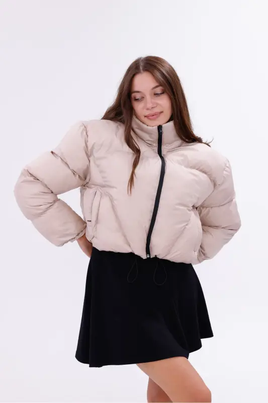 Kadın Yeni Sezon Çapraz Dikişli Kışlık Mont Lastik Detaylı Crop-Bejcropmont1 - 3