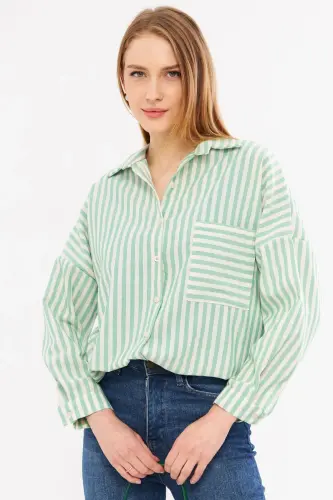 Kadın Yeşil Çizgili Uzun Kol Cep Detaylı Pileli Oversize Gömlek ARM-24Y001057-Yeşil - ARMONIKA (1)