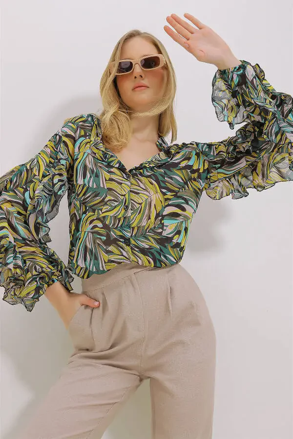 Kadın Yeşil Hakim Yaka Kolları Volanı Desenli Şifon Gömlek ALC-X11478-YEŞİL - 1