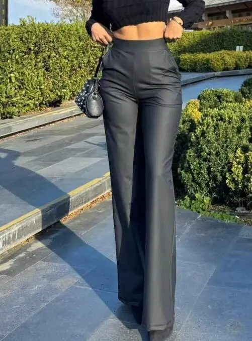 Kadın Yüksek Bel Cepli şardonlu Geniş Paçalı Mat Deri Pantolon - BÜYÜKBEDENIZ
