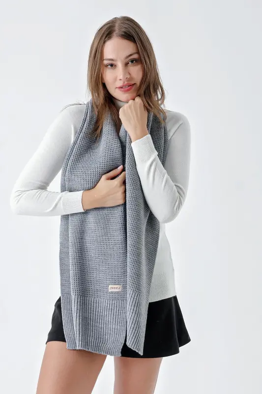 Kadın Yumuşak Tuşeli Örgü Detaylı Atkı Gri 24W1321-Gri - 3