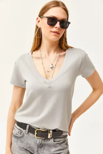 Kadın Yunus Gri Derin V Yaka Modal Tuşeli Tişört TSH-19000773-Yunus Gri - 5