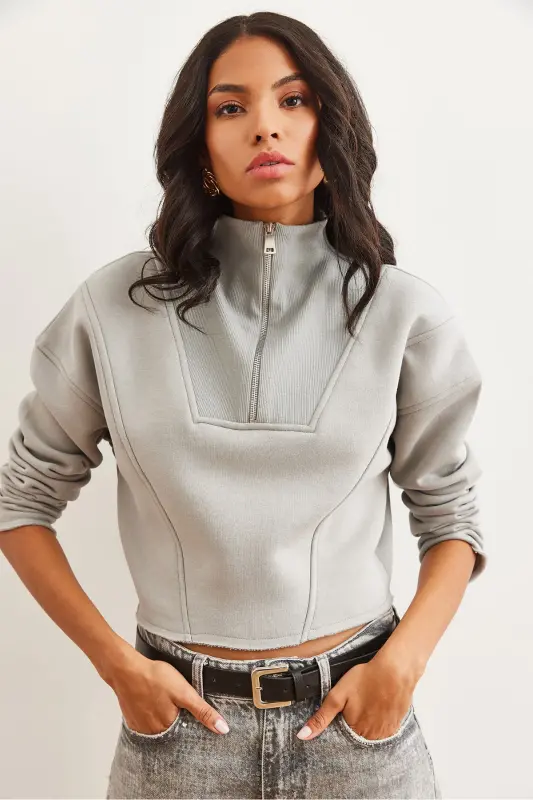 Kadın Yunus Gri Dik Yaka Fermuarlı Şardonlu Crop Kalın Sweatshirt SWT-19000696 - Yunus Gri - 2