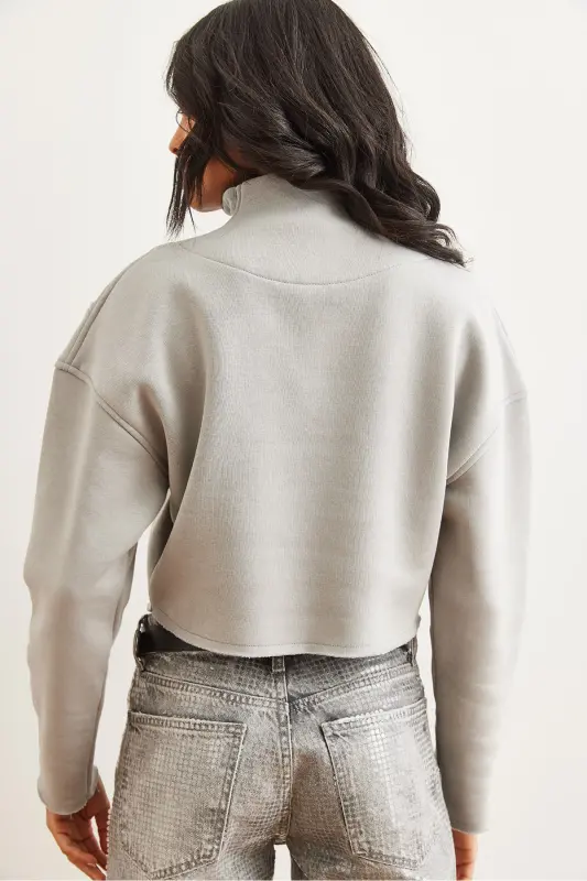 Kadın Yunus Gri Dik Yaka Fermuarlı Şardonlu Crop Kalın Sweatshirt SWT-19000696 - Yunus Gri - 7