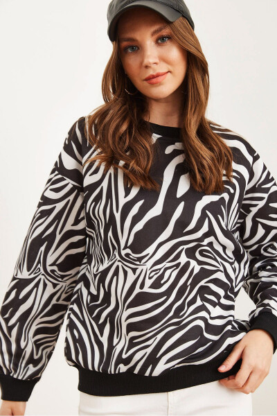 Kadın Zebra Basic Yumuşak Dokulu Salaş Sweatshirt SWT-19000457 - Zebra - 4
