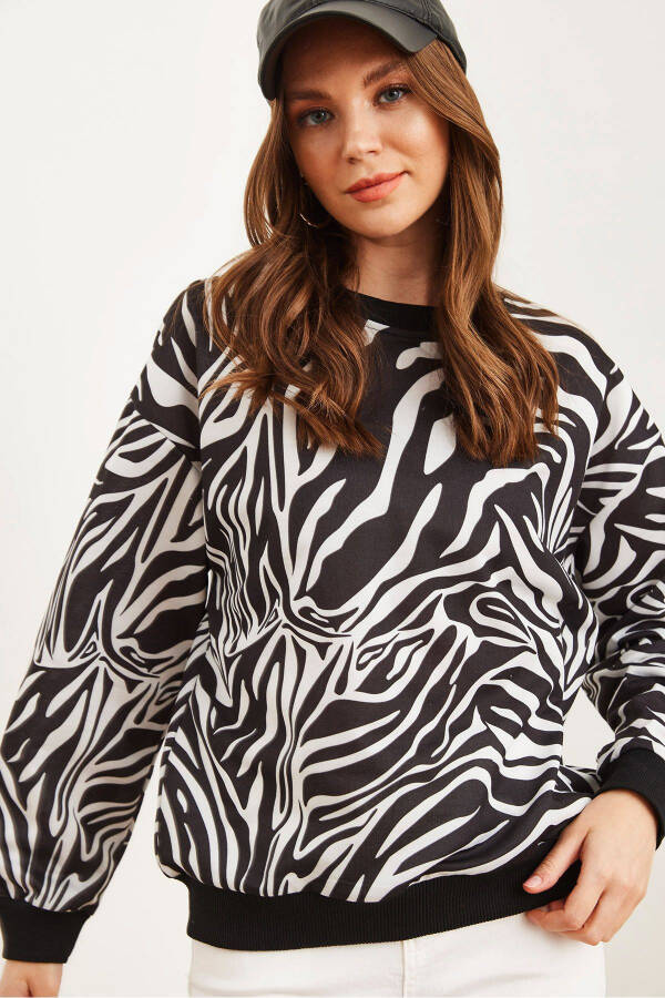 Kadın Zebra Basic Yumuşak Dokulu Salaş Sweatshirt SWT-19000457 - Zebra - 4