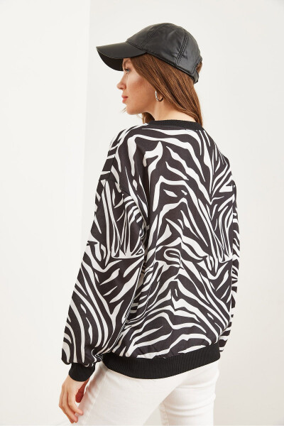 Kadın Zebra Basic Yumuşak Dokulu Salaş Sweatshirt SWT-19000457 - Zebra - 7