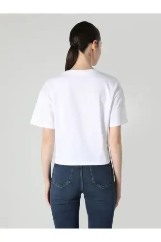 Regular Fit Pamuklu Cepsiz Yuvarlak Yaka Baskılı Kadın Beyaz Kısa Kol Tişört - COLIN’S (1)