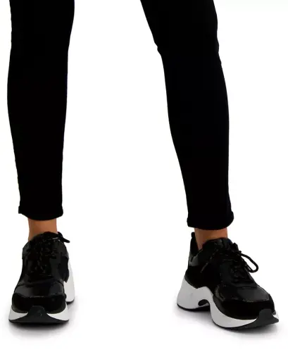 Women's Mid-Rise Sexy Curve Skinny Jeans - Carrie Black - 6