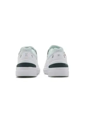 On Women's The Roger Advantage Sneakers - 5