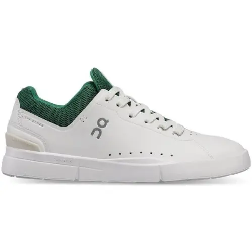 On Women's The Roger Advantage Sneakers 