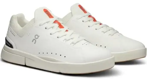 On Women's The Roger Advantage Sneakers - 6